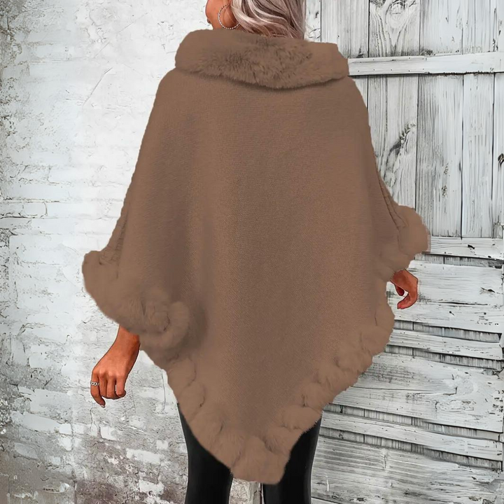 Stickad Cape med Pompomdetaljer för Kyla