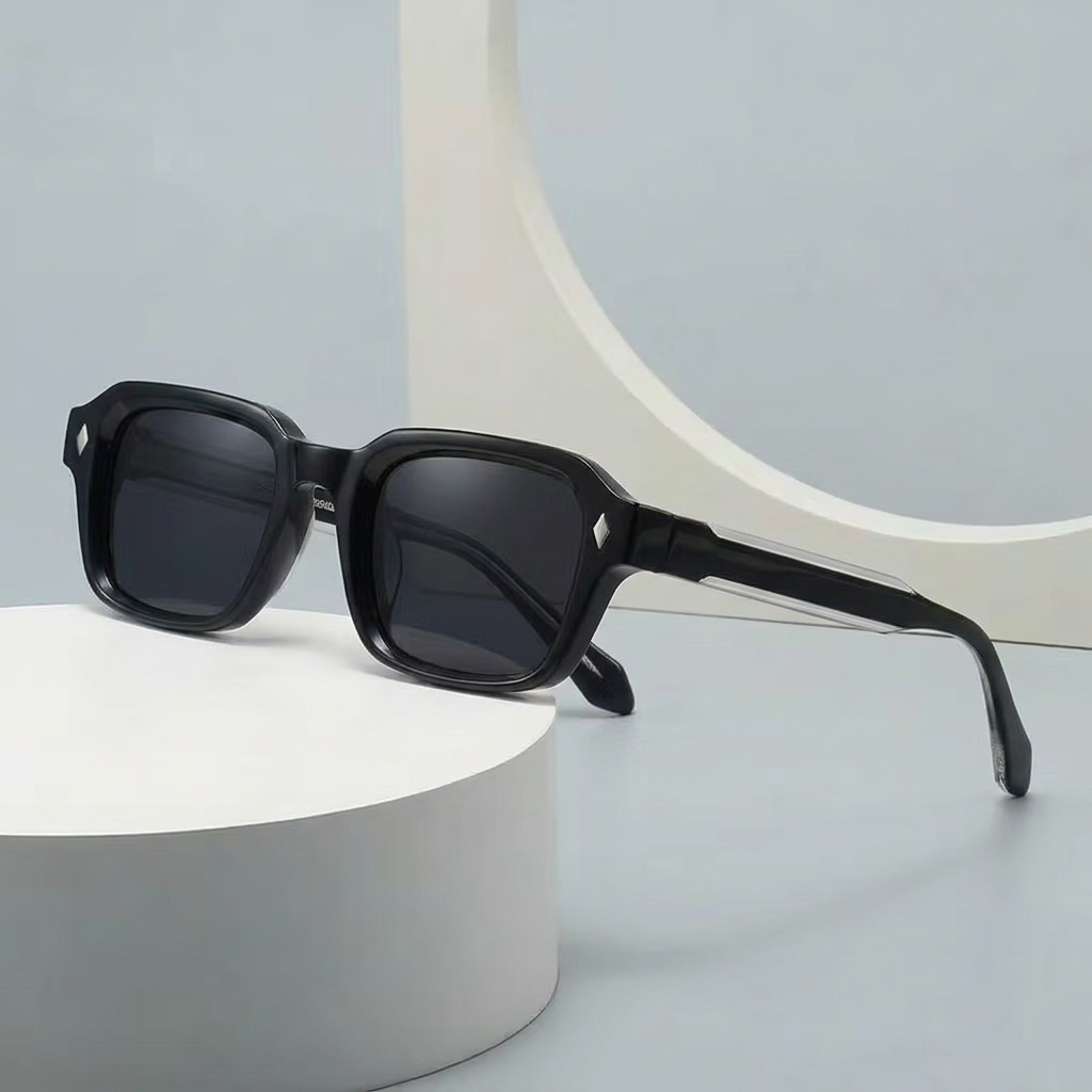 Unisex Solglasögon | Transparent Båge | Fyrkantig Design | Mörka Linser